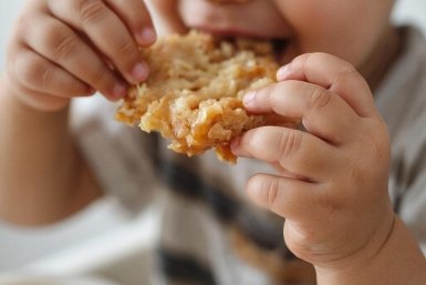 "Ложку за маму": психолог рассказала, почему эта фраза разрушает здоровье вашего ребенка