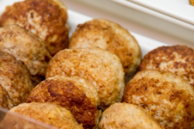 Россияне обленились готовить ужины: 65% заказывают готовую еду в магазинах