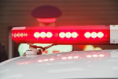 100 тысяч рублей выплатили пострадавшему от насилия полицейскому в Приморье