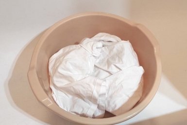 Желтые подмышки белеют на глазах – 2 ложки в таз и никакой химии не нужно