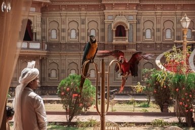 Болливудский танец сняли на Байкале к премьере комедии “Королек моей любви”