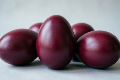 Роскошные рубиновые яйца на Пасху: никаких покупных красителей - только натуральный