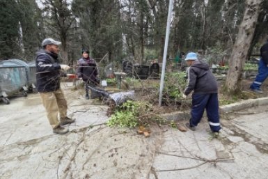 Городские кладбища приводят в порядок в Ялте