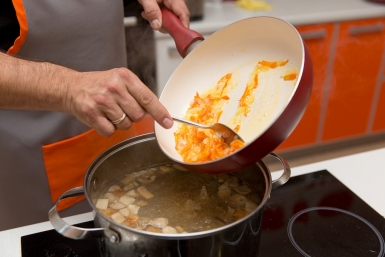 Как приготовить золотистую зажарку - маленький секретик со льдом