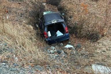 На трассе Хабаровск—Владивосток автомобиль Toyota Wish опрокинулся в кювет