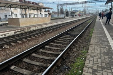 На Кубани четыре пассажирских поезда застряли в пути после введения ограничений ИА KrasnodarMedia