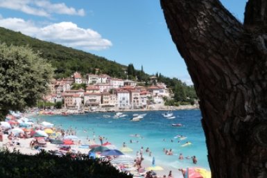 4 райские страны, где легко остаться на ВНЖ с паспортом РФ в 2026 году - легально и слишком просто, чтобы быть правдой