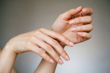 Сухие руки становятся мягкими за 5 дней: на салонные процедуры больше не трачусь