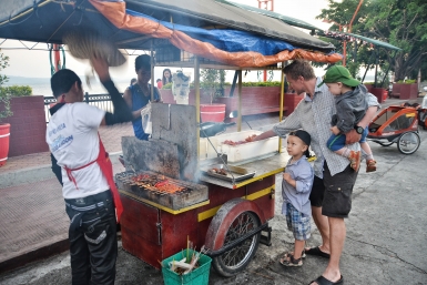 Еды не будет, денег попросят дважды: российский турист назвал шокирующие минусы Вьетнама