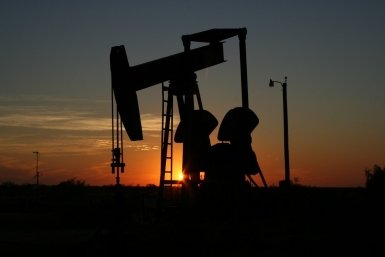 Рост цен на нефть из-за Ирана вернул интерес к электромобилям