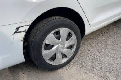 Повредили авто на парковке: пошагово, как добиться компенсации, даже если виновник уехал