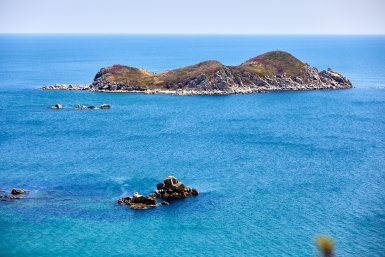 Туры в эту страну на майские раскупают как горячие пирожки: белые пляжи, чистая вода, а цены "не кусаются"