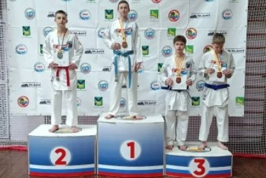 Уссурийские каратисты блестяще выступили на чемпионате и первенстве Приморья предоставлено Федерацией карате УГО и школой &quotРекорд&quot