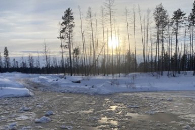 Наледь на зимнике Вилюйск — Жиганск Управления автодорог РС(Я)