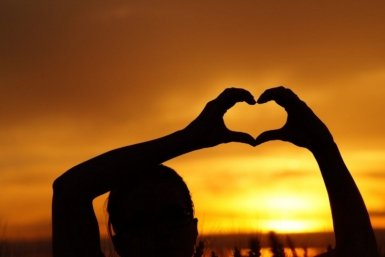 Любовь накроет с головой: 4 знака зодиака, которых после 10 апреля-2026 ждет страстная жизнь