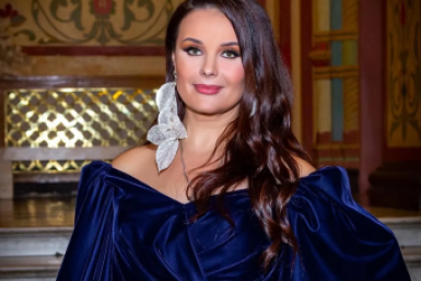 Женщинам 40+, обязательно: Оксана Федорова показала свой бьюти-лайфхак - стирает следы усталости за 5 минут