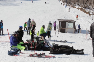 Спуск &quotВосток&quot в горнолыжном центре &quotСиняя сопка&quot, 2017 год пресс-служба администрации АГО