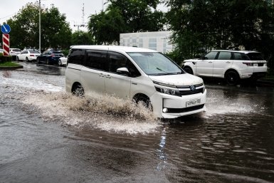 Почему ливневая канализация в городах не спасает от потопа после дождя