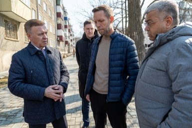 Выездное совещание мэра Южно-Сахалинска по вопросам весеннего благоустройства дорог пресс-служба администрации Южно-Сахалинска