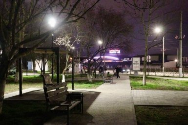 Систему наружного освещения запустили на городском автовокзале Керчи