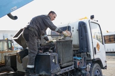 Южно-Сахалинск готовит дорожную технику к теплому сезону пресс-служба администрации Южно-Сахалинска