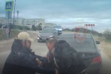 Пересек две сплошные и избил оппонента водитель в Севастополе