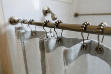 Интересный трюк с крючками для душевой занавески — вы будете использовать его без конца