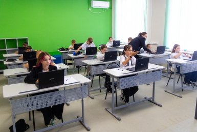 Кабинеты с ИИ, микроскопами и ракетами: как изменятся школы с 2027 года