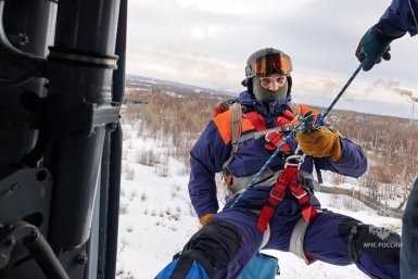 Спасатели МЧС отработали десантирование на Камчатке Пресс-служба ГУ МЧС России по КК 