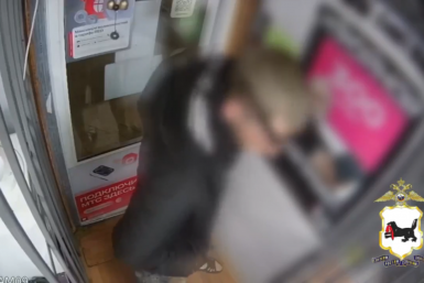 Ограбившего ломбард рецидивиста задержали по горячим следам в Шелехове