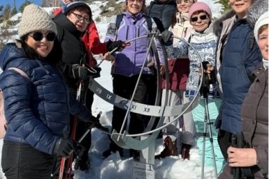 Пенсионеры Улан-Удэ устроили йогу в лесу