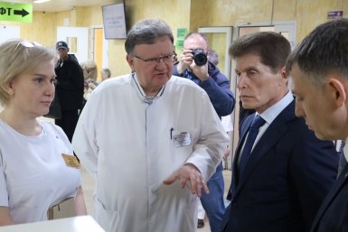 Олег Кожемяко посетил поликлинику № 2 с рабочим визитом Александр Шепырев, ИА UssurMedia