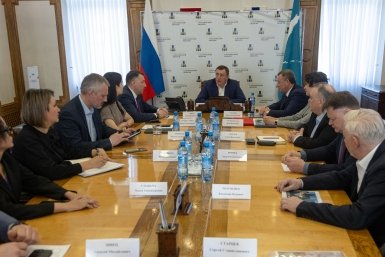 Встреча Валерия Лимаренко и Кирилла Стегний пресс-служба правительства Сахалинской области