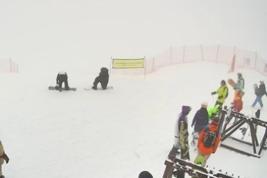 В горах Сочи идет снег в первый день апреля