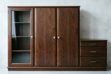 Почему в СССР так любили шкафы-стенки: причины, о которых современные люди забыли