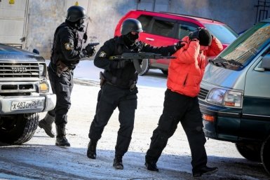 ФСБ задержала мужчину за 42 денежных перевода террористам Антон Балашов