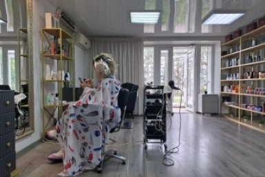 Эти стрижки — хиты апреля-2026: самые стильные и современные варианты для женщин 40+