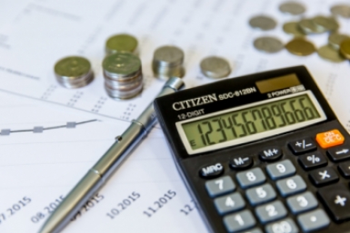 Информацию о блокировке счетов за несданные декларации опровергли в УФНС Крыма