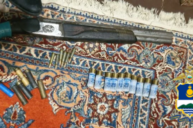 Фитнес-тренер из Улан-Удэ продавал наркотики и хранил обрез