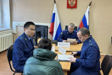 От обрушенной крыши до выплат на жильё: что волнует жителей Вилюйска пресс-служба прокуратуры Якутии