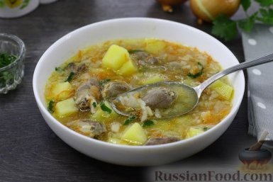 Наваристый суп с куриными сердечками и рисом: готовится за полчаса - простой и душевный вариант домашнего обеда