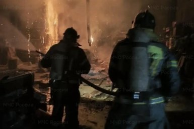 Жилой дом, гараж и автомобиль полыхали в Иркутской области 1 апреля