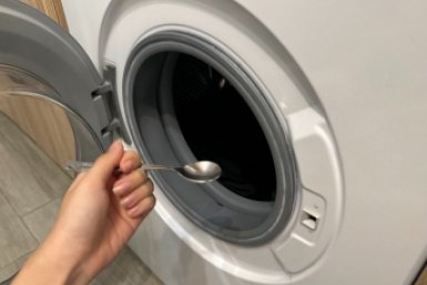 Заливаю это в отсек стиралки: даже кухонные тряпки благоухают чистотой и свежестью