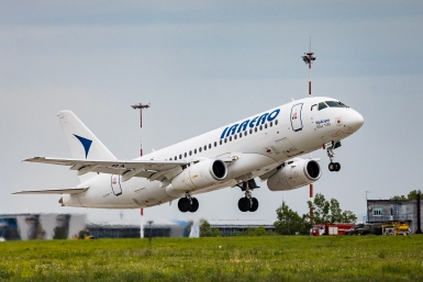 "ИрАэро" задолжала членам экипажа почти 2 млн за переработки