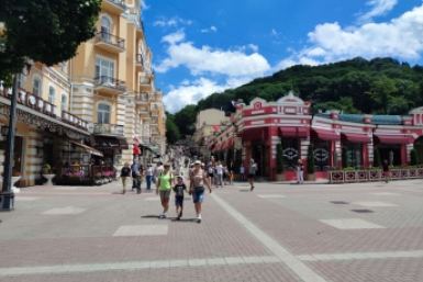 Умные туристы уже бронируют - 10 мест, где провести майские - цены не "душат"