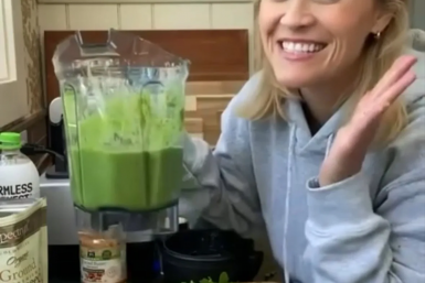 Как в 50 выглядеть на 35: утром пью "элексир молодости" от звезды Голливуда - есть секретный ингредиент