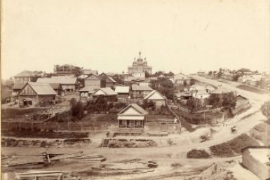 Эмиль Нино. Хабаровск, 1896–1897 гг., вид на Среднюю гору со стороны р. Плюснинки. Музей им. Гродекова