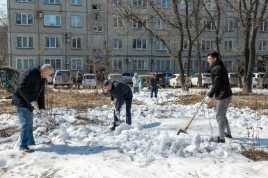 Первая весенняя уборка стартовала в Южно-Сахалинске с &quotчистой пятницы&quot пресс-служба мэрии города