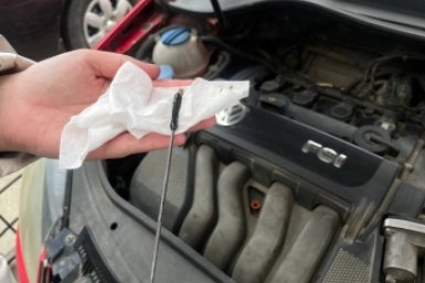 Водители убивают мотор сами: три ошибки при проверке масла, о которых молчат в сервисе