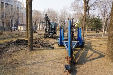 В городском парке "Дора" в Уссурийске обустраивают зону спокойного отдыха